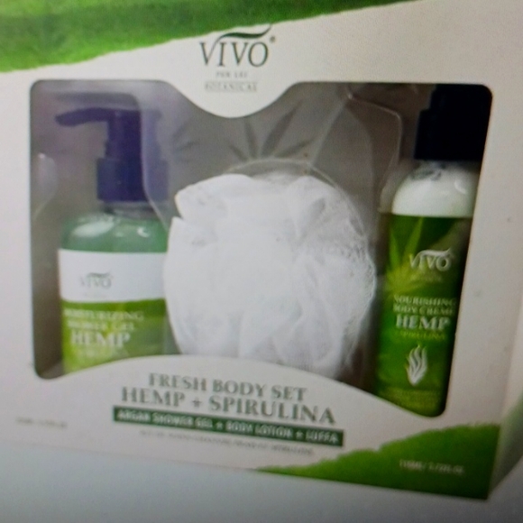 NIB VIVO HEMP AND SPIRULINA 3 PIECE FRESH BODY SET - Picture 1 of 6